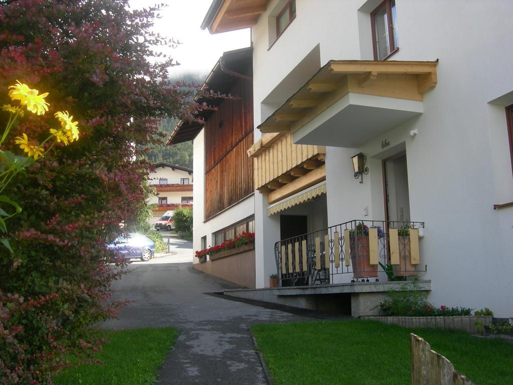 Spisshof Hotel Grins Екстериор снимка